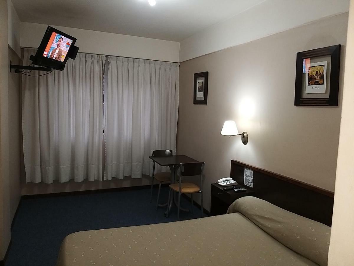 Hotel Carrara Buenos Aires Luaran gambar